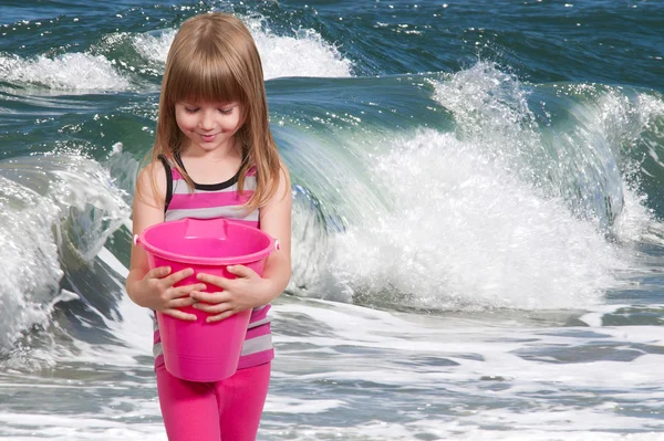 Ragazza in spiaggia — Foto Stock