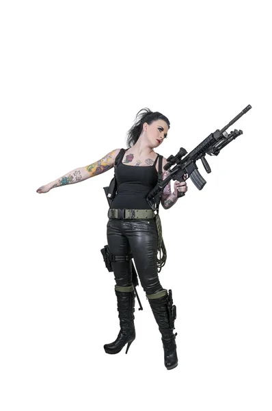 Frau mit Sturmgewehr — Stockfoto