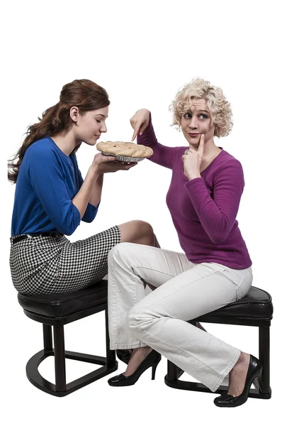 Ženy s koláčem — Stock fotografie