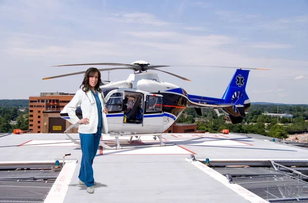 Doctor and Life Flight Helecopter — Stock Photo, Image