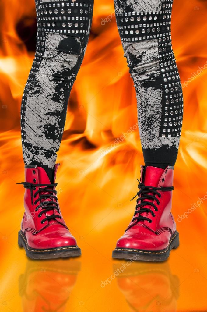 Mujer con botas — Foto de stock © robeo123 #38185439