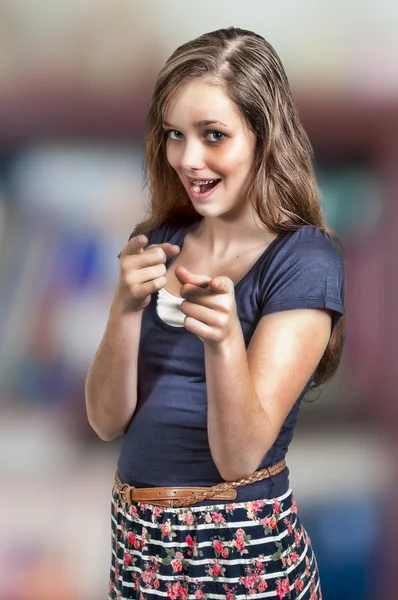 Mujer señalando dedos — Foto de Stock