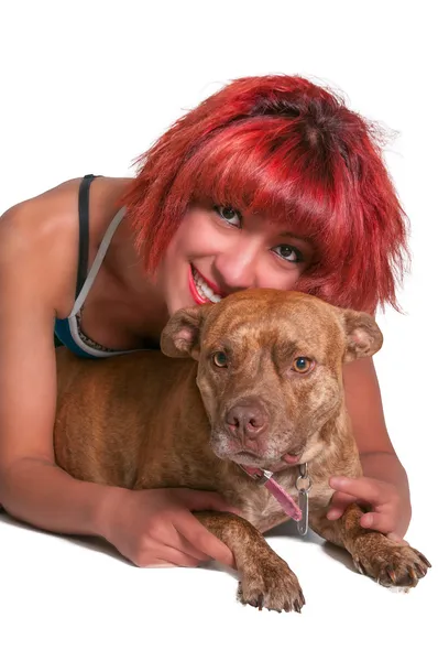 Mooie vrouw en pit bull Meng hond — Stockfoto