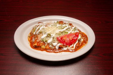 Enchiladas olarak bilinen geleneksel Meksika mutfağı.