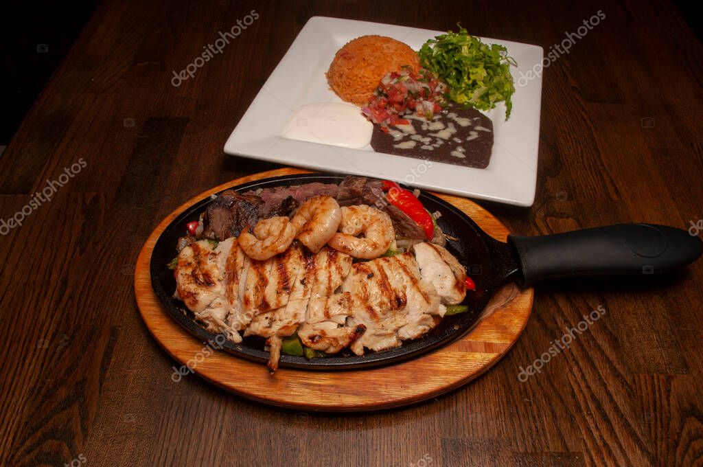 Auténtica y tradicional cocina mexicana conocida como bistec de