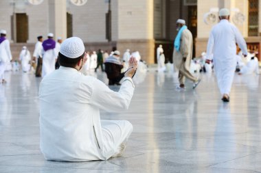 Müslüman dua kutsal Camii