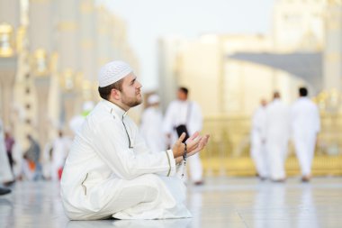 Müslüman dua kutsal Camii