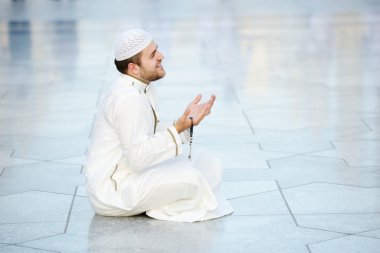 Müslüman dua kutsal Camii