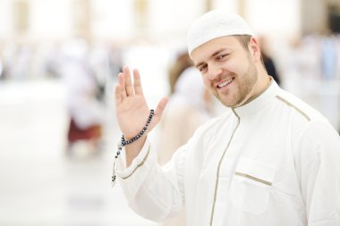 Müslüman medina camide dua