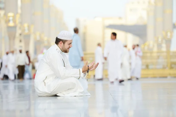 Мусульманської молитви на Священну мечеть — стокове фото