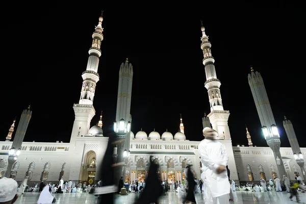 夜のメディナ モスク — ストック写真