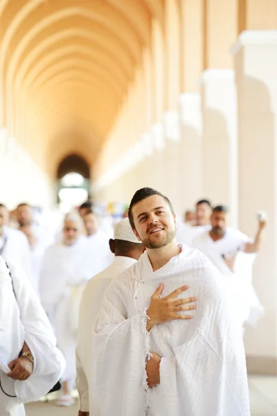 Muslimische Pilger am miqat — Stockfoto