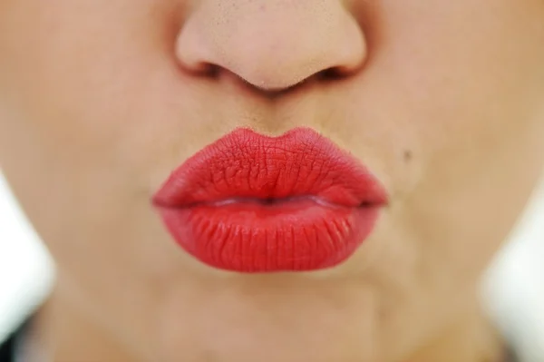 Крупный план женских губ — стоковое фото