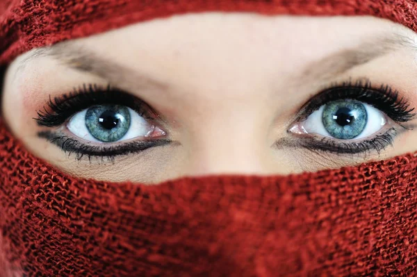 Woman with veil — Stock Photo, Image