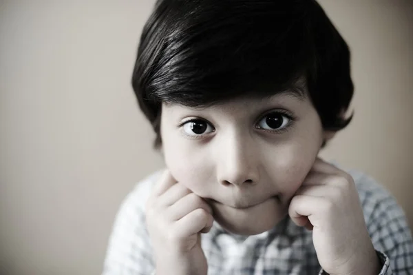 Closeup πορτρέτο του πραγματικό παιδί — Φωτογραφία Αρχείου