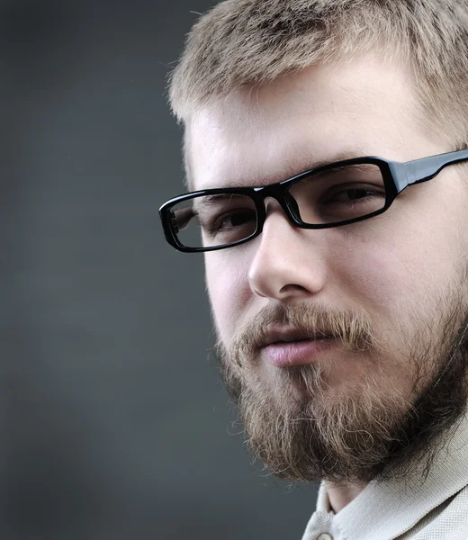 Retrato de jovem com barba — Fotografia de Stock