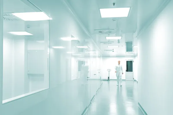 hareket halinde çalışma ile modern parlak fabrika iç