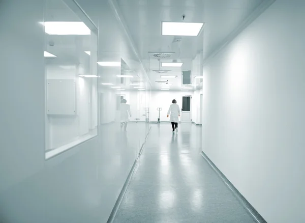 hareket halinde çalışma ile modern parlak fabrika iç