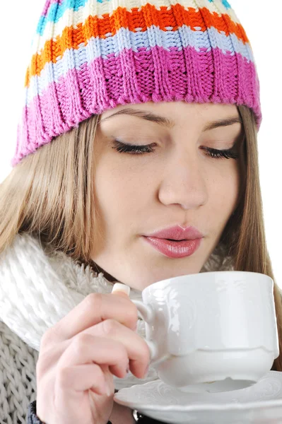 Happy winter mooi meisje hete thee drinken — Stockfoto