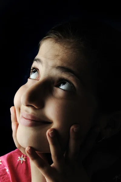 Pequena bela menina muçulmana árabe — Fotografia de Stock