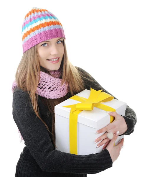 Chica de invierno con caja de regalo, regalo Fotos De Stock