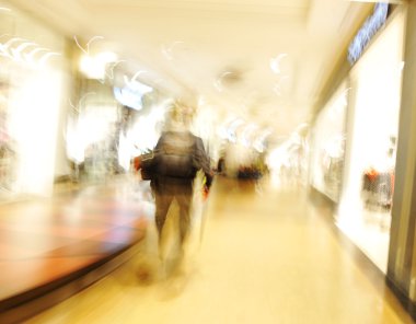 kalabalık hareketli alışveriş merkezi