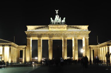 Gece Brandenburg Kapısı