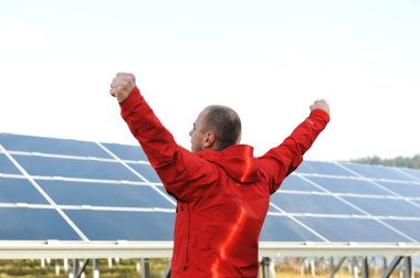 başarı, mühendis güneş paneli alanlarda Kolları açılması