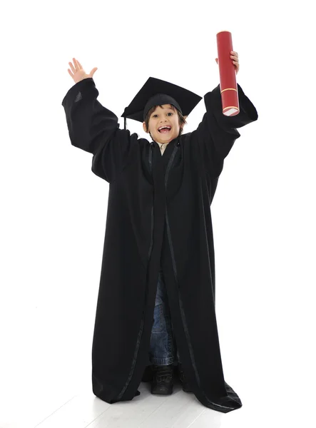 Diploma de graduación niño pequeño estudiante, la escuela primaria exitosa —  Fotos de Stock