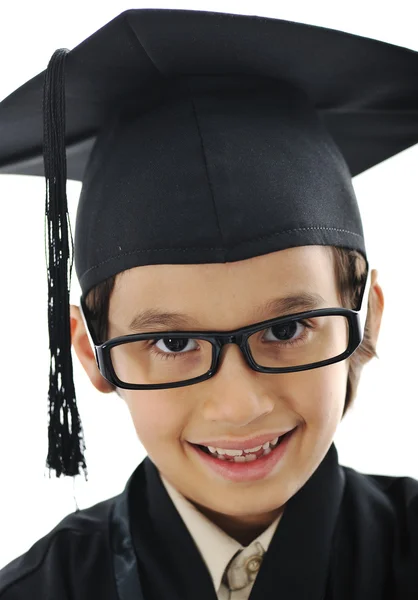 Diploma afstuderen kleine student kind, succesvolle basisschool — Stockfoto