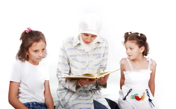 Eine Lehrerin muslimische Frau — Stockfoto