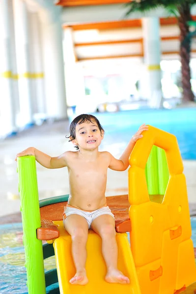 Na bela piscina, verão grande momento ! — Fotografia de Stock