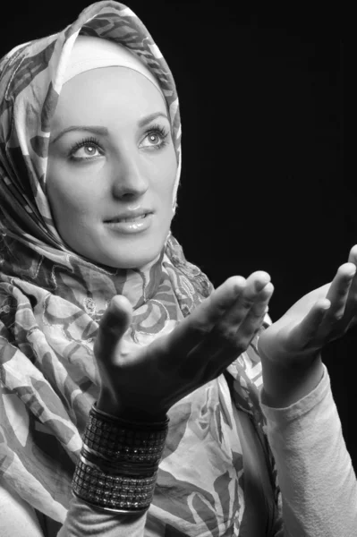Schöne muslimische Mode Mädchen — Stockfoto