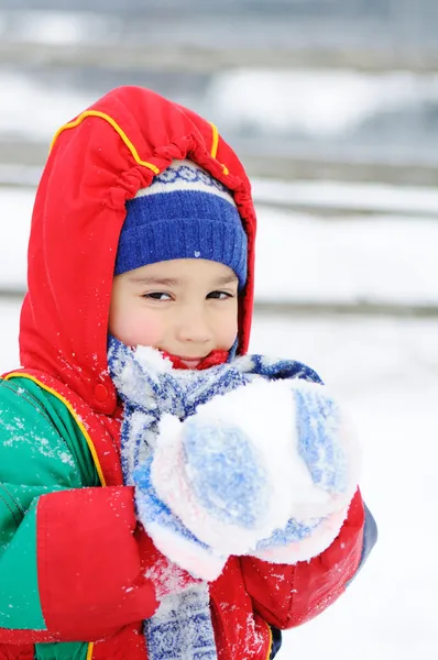 Criança na neve — Fotografia de Stock