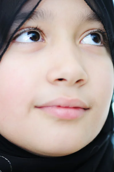 Muslim girl, portrait — Stock Photo, Image