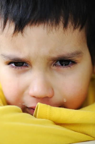Criança chorando, cena emocional — Fotografia de Stock