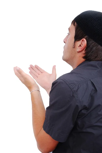 Muslimischer Mann betet auf traditionellem Weg — Stockfoto