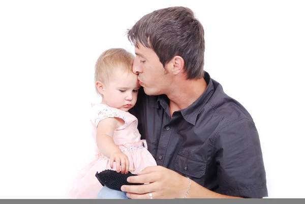 Pai beijando sua filha — Fotografia de Stock