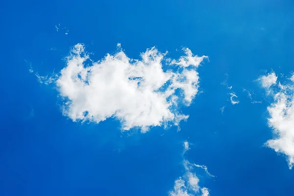 Céu dinâmico bonito com cores agradáveis — Fotografia de Stock