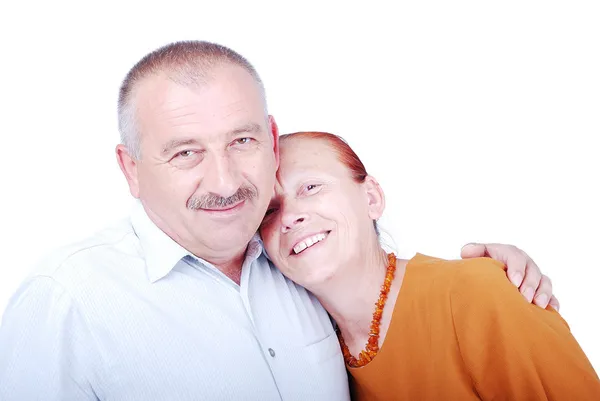 Feliz casal de meia-idade sorrindo isolado — Fotografia de Stock