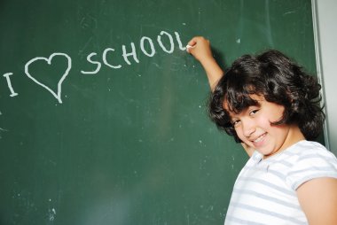 Sınıf Okulu ve yeşil kartı üzerindeki metin