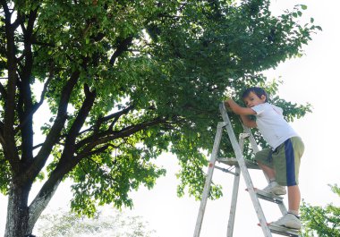 Erik vintage içinde kapalı alarak çocuk