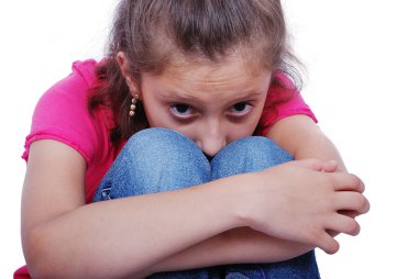 duygusal ifade ile zeminde litlle şirin kız