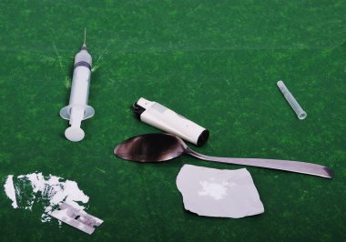 Etkinlikler uyuşturucu bağımlısı ve bazı araçlar kullanılmış