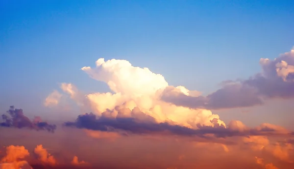 Céu colorido dramático — Fotografia de Stock