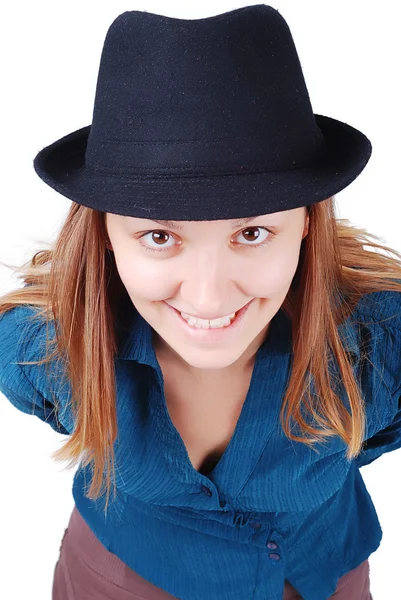Kvinnlig modell med hatt leende — Stockfoto