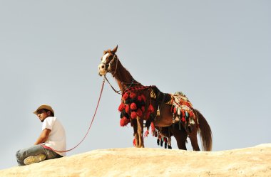 adam ile bir at Asya dağlarında