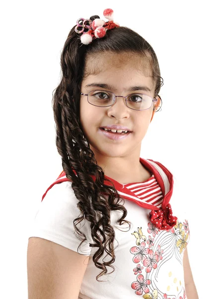 Misto raça adorável bonito pouco escola menina retrato, árabe - africano - americano — Fotografia de Stock