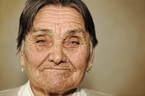 Portret van volwassen vrouw — Stockfoto