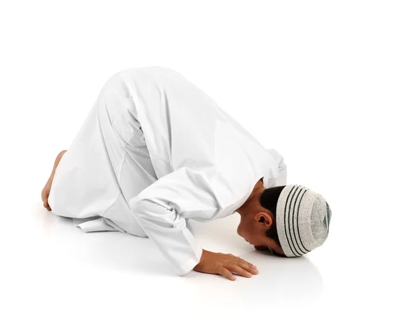 Islamitische bid uitleg volledige serie. Arabische kind weergeven van de volledige islamitische bewegingen tijdens het bidden, salat. Kijk voor een ander 15 foto's in mijn portefeuille. — Stockfoto